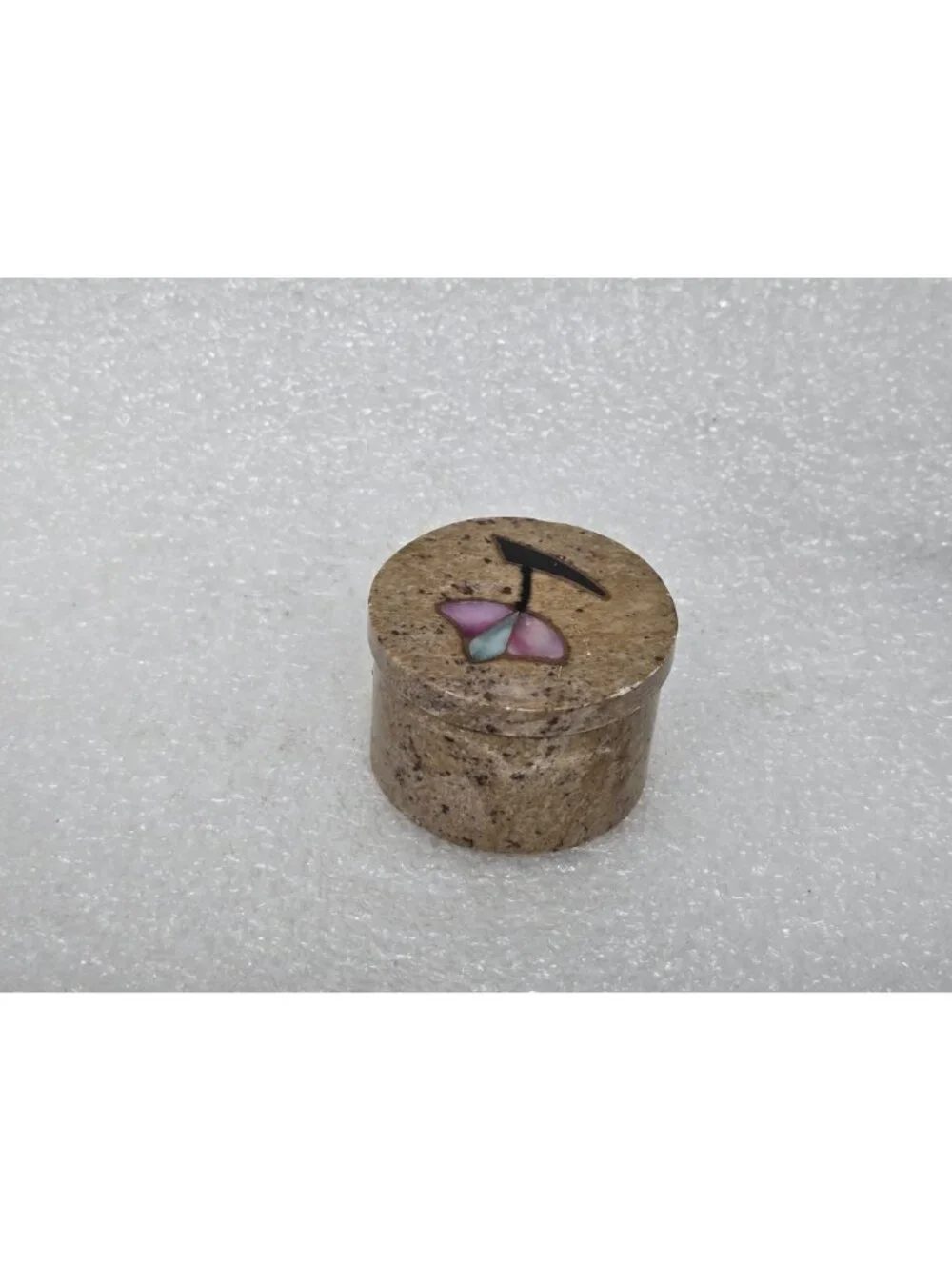 Handcrafted Soapstone Round Trinket Box Mother of Pearl Floral Inlay Design
